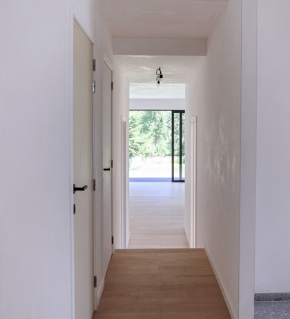 Gerenoveerde hal in halfopen bebouwing in Malle