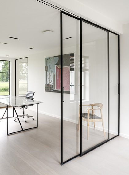 Gerenoveerd modern bureel in woning in Herent