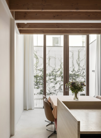 Vernieuwde keuken in totaalproject stadswoning centrum Deinze